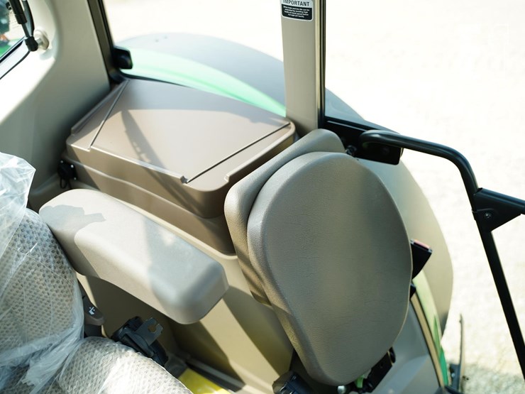 2024-john-deere-6155m-image-45