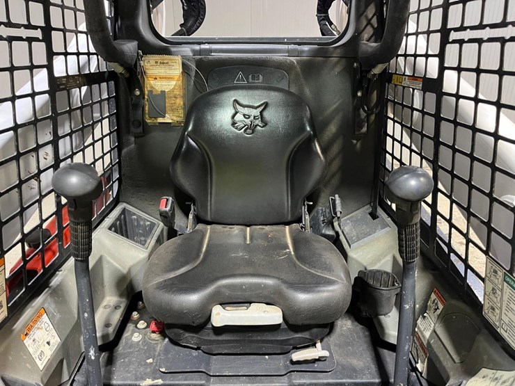 2022-bobcat-s740-image-17