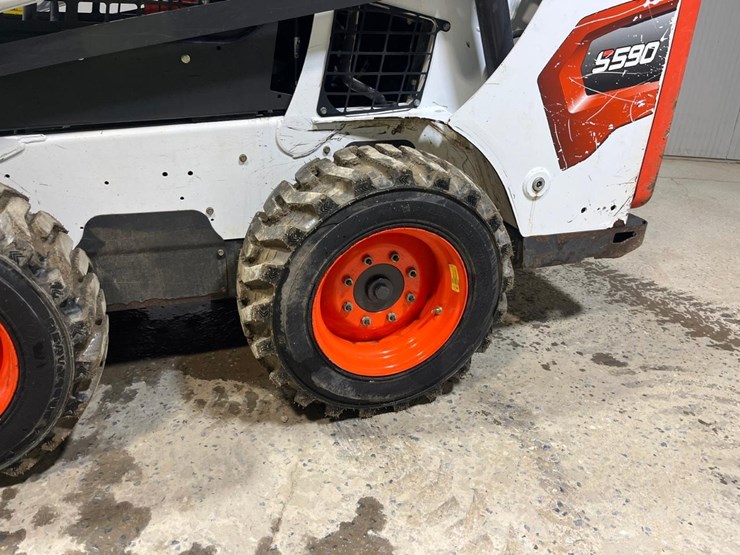 2022-bobcat-s590-image-13