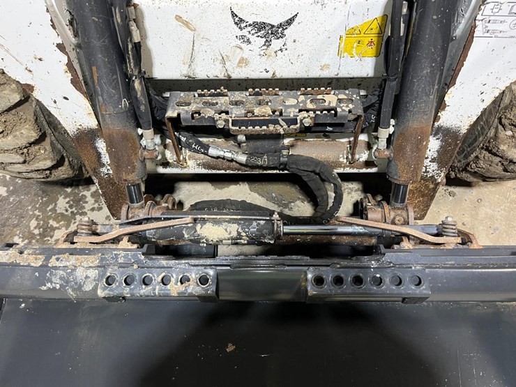 2022-bobcat-s590-image-10
