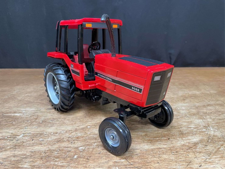 1/16-ih-5088-1981-special-edition-nib-ertl-image-10