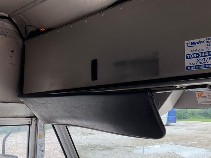 2007-freightliner-mt45-image-29