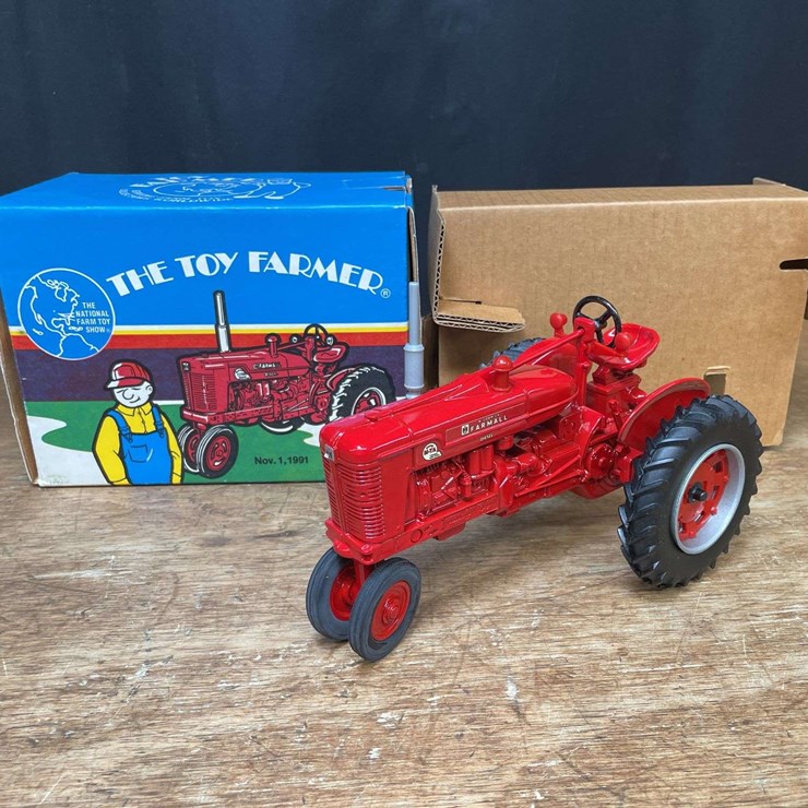 1/16 Farmall Super M-TA 1991 NFTS NIB Ertl