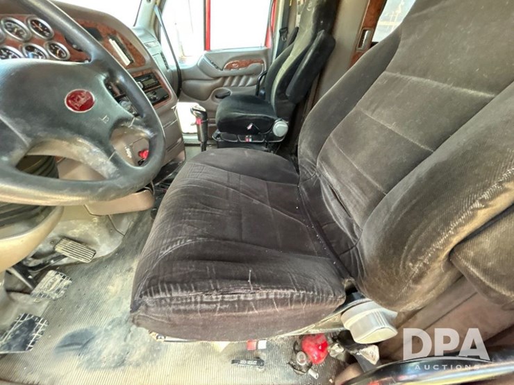 2007-peterbilt-387-image-69