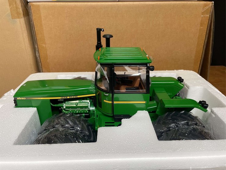 1/16-john-deere-8850-prestige-nib-ertl-image-5