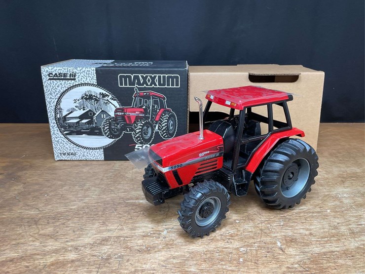 1/16-case-ih-maxxum-5250-50,000th-nib-ertl-image-1