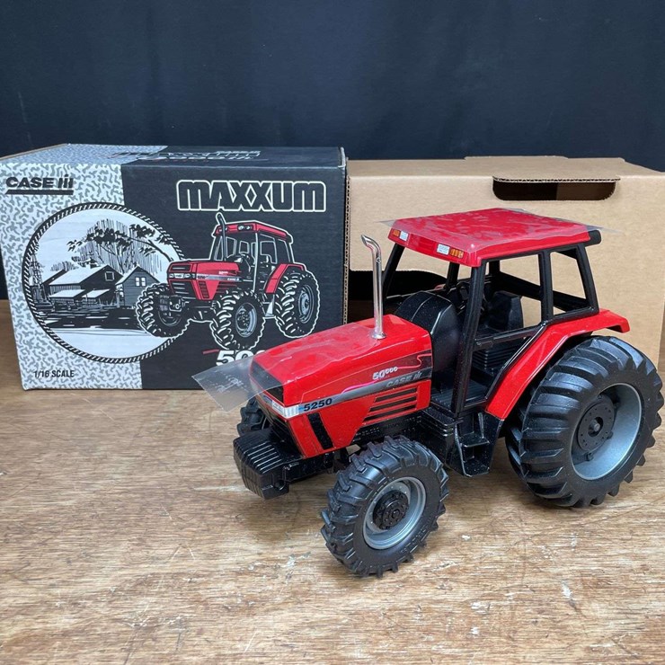 1/16 Case-IH Maxxum 5250 50,000th NIB Ertl