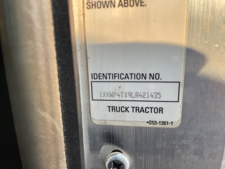 2020-kenworth-w900l-image-12