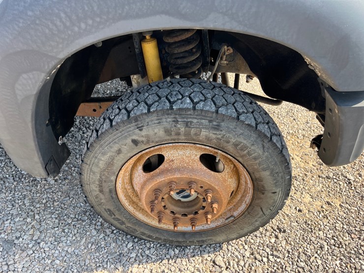 2012-ford-f550-image-12