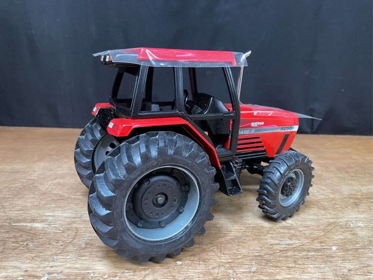 1/16-case-ih-maxxum-5250-50,000th-nib-ertl-image-8
