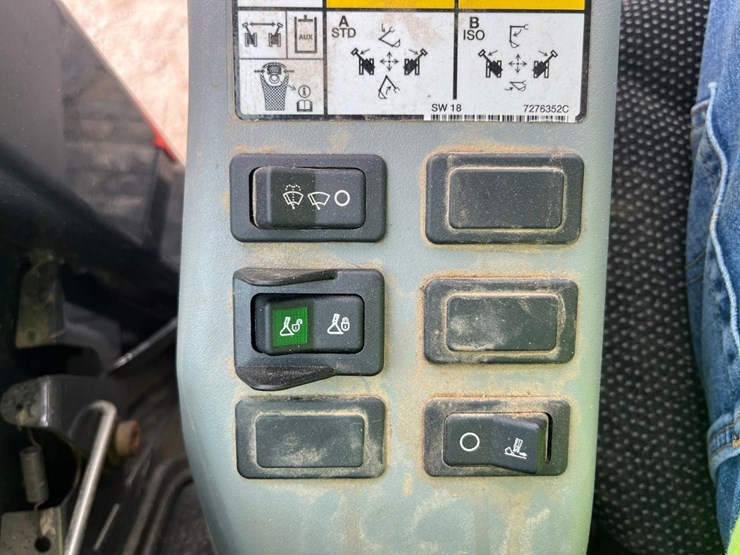 2022-bobcat-e88-image-33
