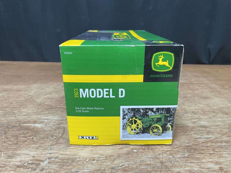 1/16-john-deere-d-museum-nib-ertl-image-5