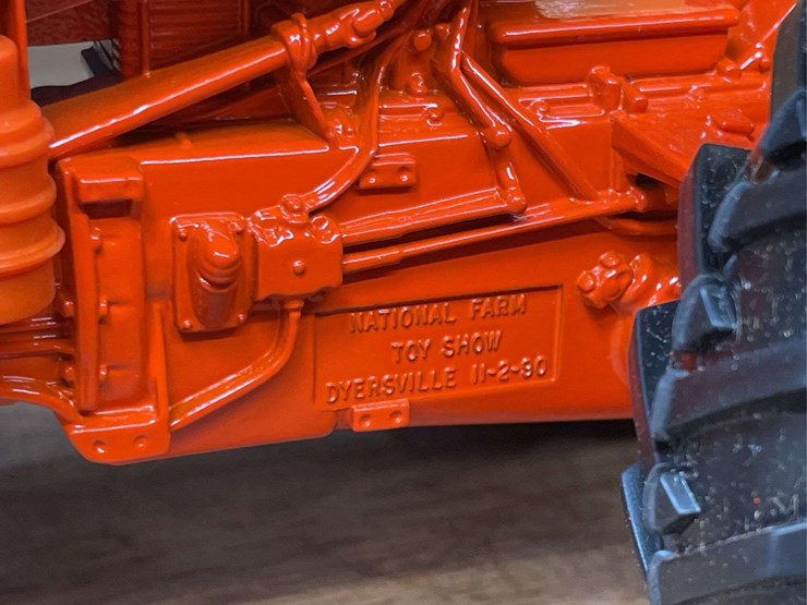 1/16-case-800-1990-nfts-nib-ertl-image-5