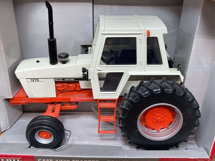 1/16-case-1270-dealer-nib-ertl-image-2