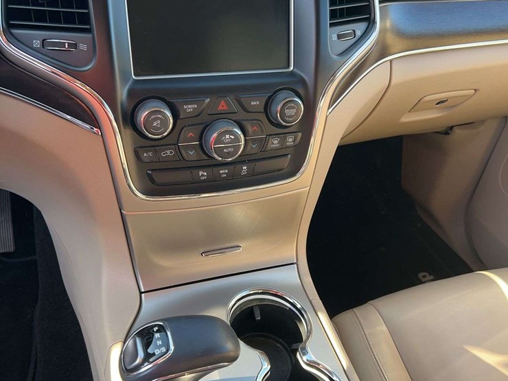 2014-jeep-grand-cherokee-limited-image-10