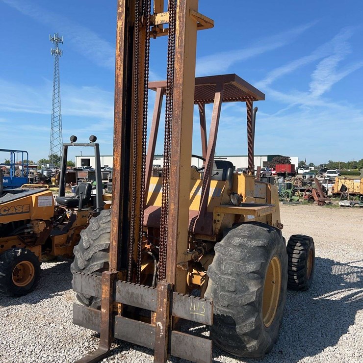 CASE 585E