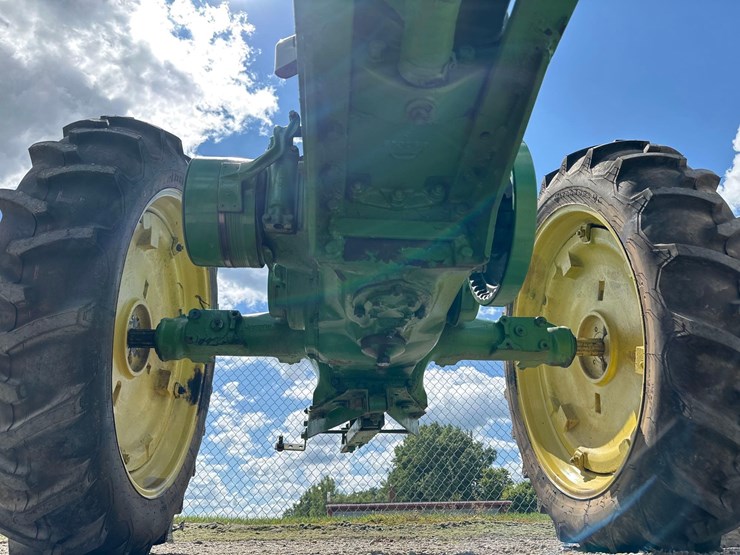 john-deere-b-image-15