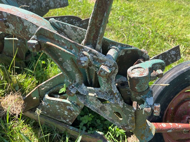 oliver-3-bottom-plow-image-21