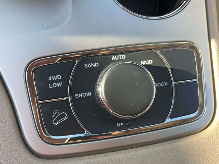 2014-jeep-grand-cherokee-limited-image-13