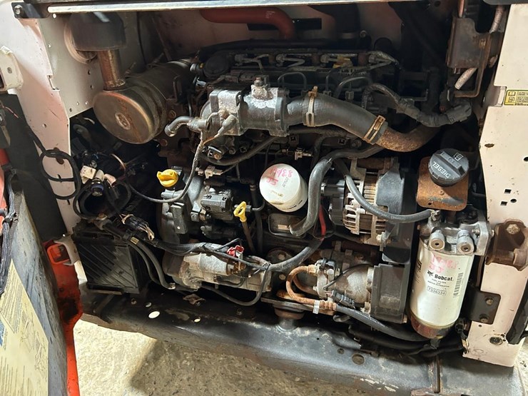 2021-bobcat-s740-image-14