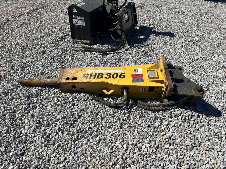 magnum-rhb306-hydraulic-breaker-image-2