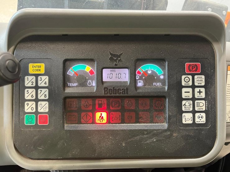 bobcat-5610-toolcat-utility-vehicle-image-25