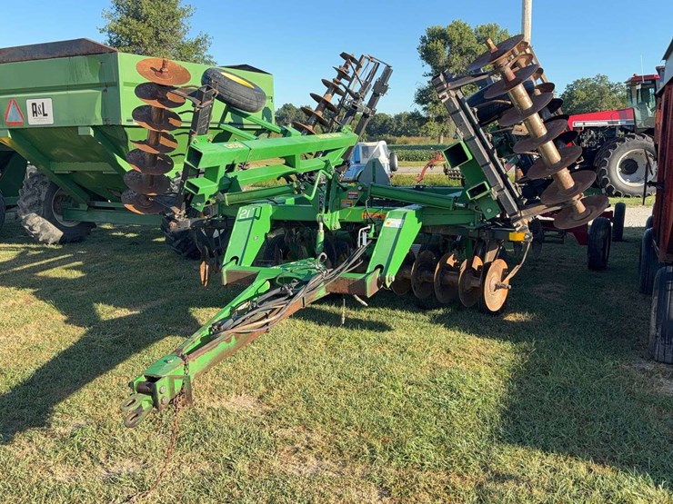 john-deere-630-image-1