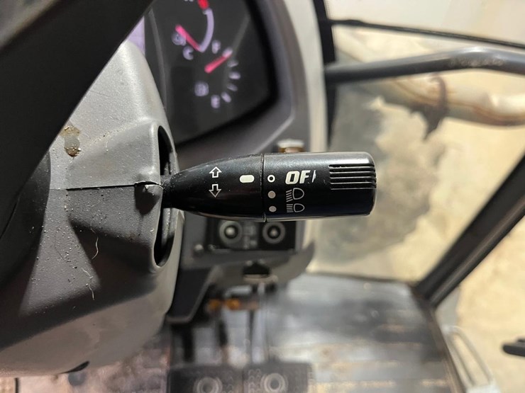 kubota-m6s-111shdc-image-25