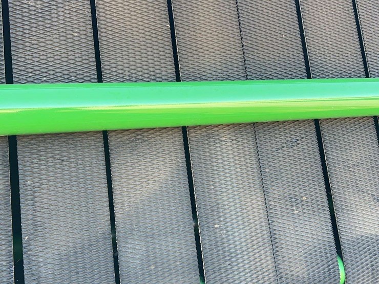 2020-john-deere-560m-image-6