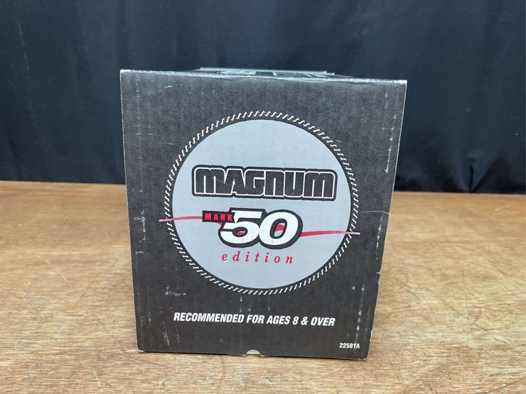 1/16-case-ih-magnum-7250-mark-50-nib-ertl-image-15