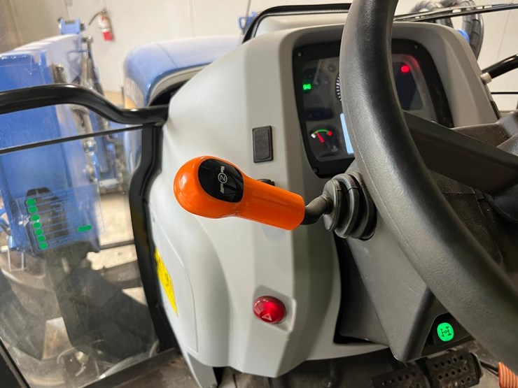 new-holland-workmaster-65-image-26
