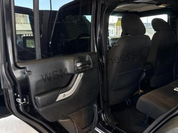 2017-jeep-wrangler-image-27