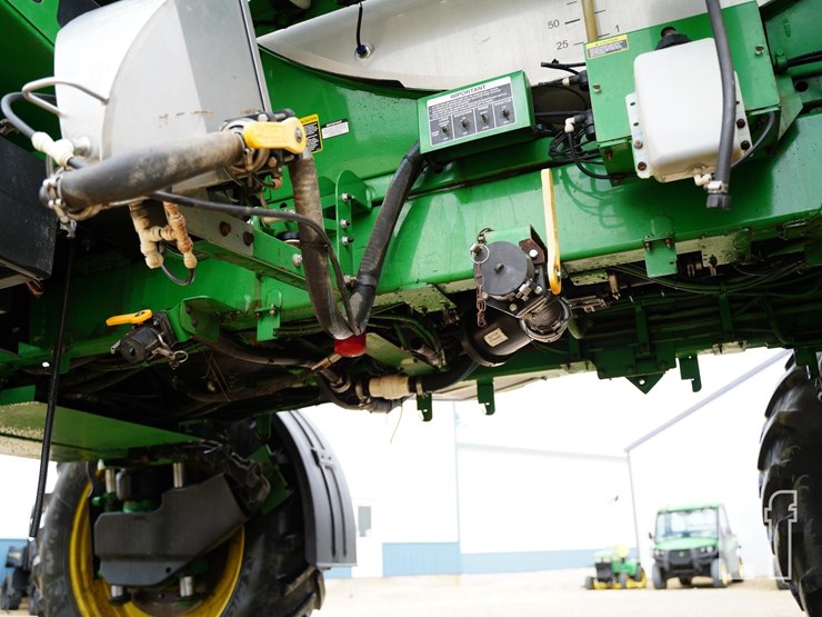 2011-john-deere-4930-image-35