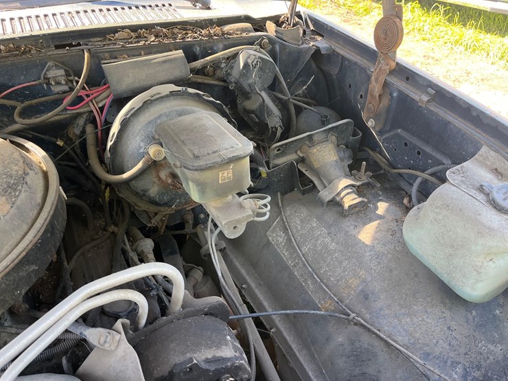 gmc-suburban-image-5
