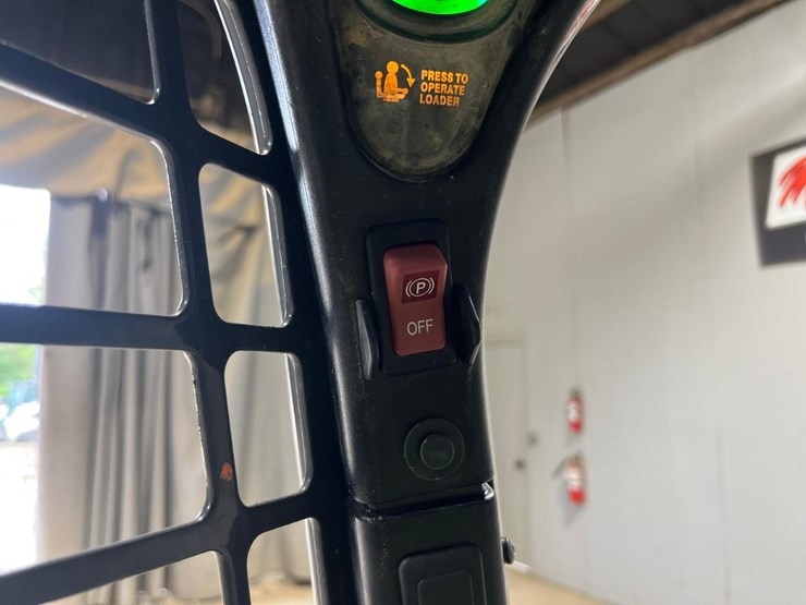 2022-bobcat-s590-image-20