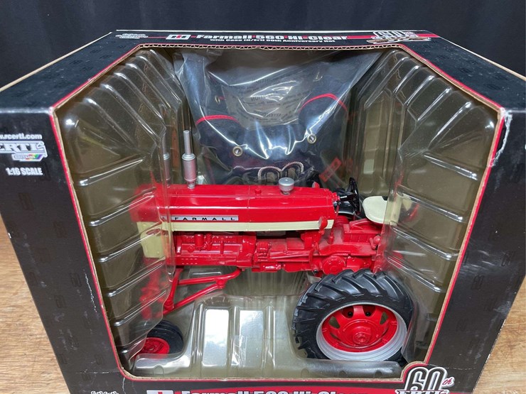 1/16-farmall-560-hi-clear-60th-anniversary-nib-ertl-image-6