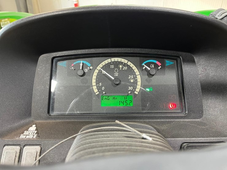 john-deere-3046r-image-20