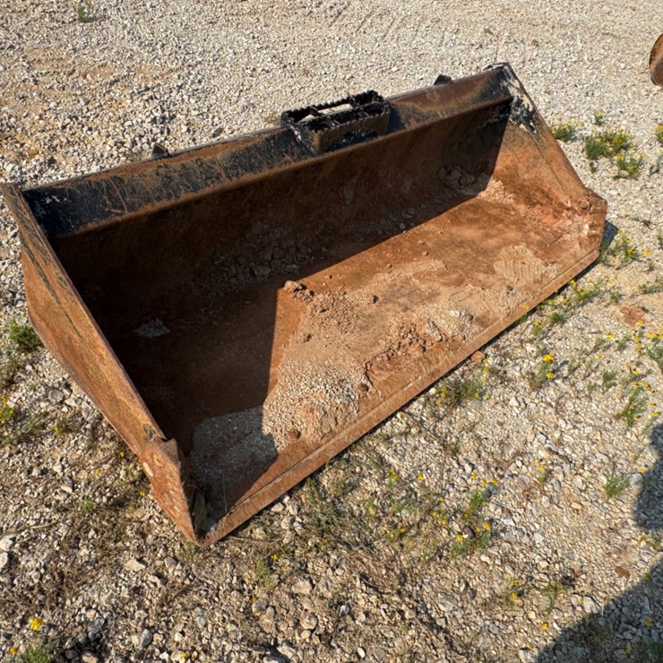 SKID STEER BUCKET