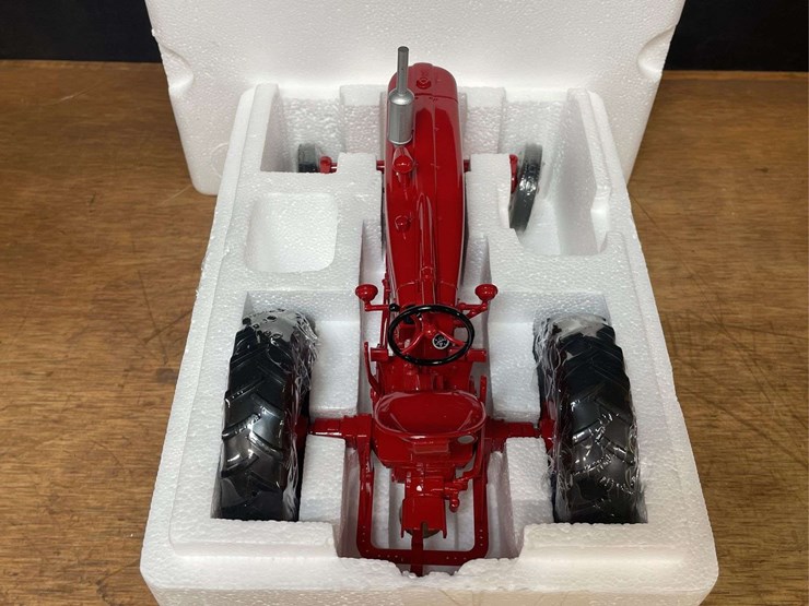 1/16-farmall-400-claire-scheibe-nib-sc-image-7