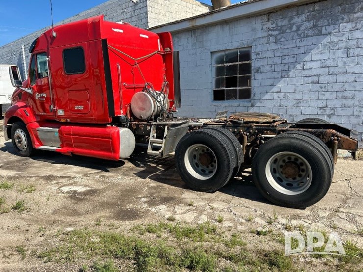 2007-peterbilt-387-image-16