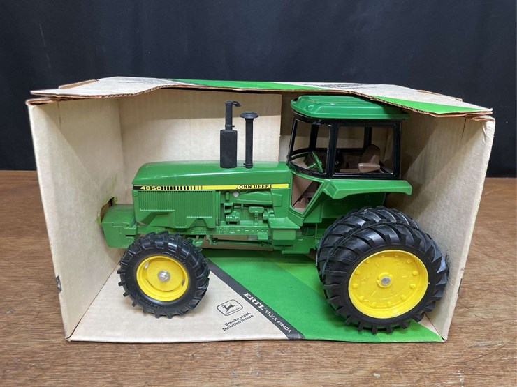 1/16-john-deere-4850-1982-new-orleans-nib-ertl-image-1