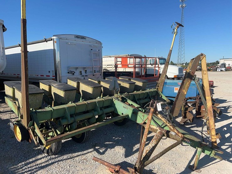 john-deere-7000-image-1
