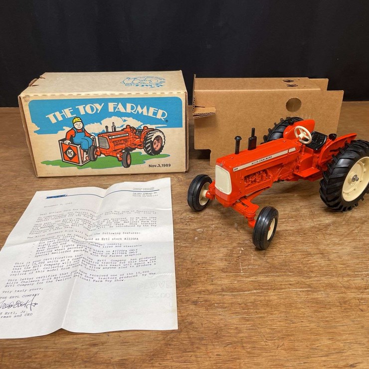 1/16 AC D19 1989 NFTS NIB Ertl
