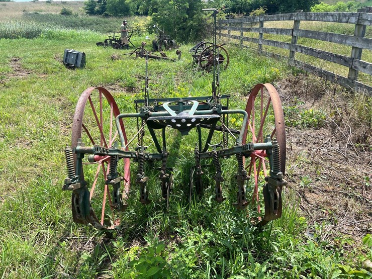 oliver-horse-drawn-cultivator-image-4