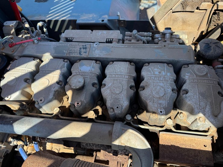 2011-liebherr-l586-image-12