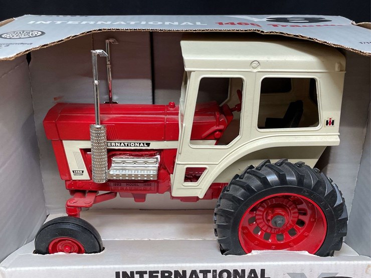 1/16-ih-1468-nib-ertl-image-2