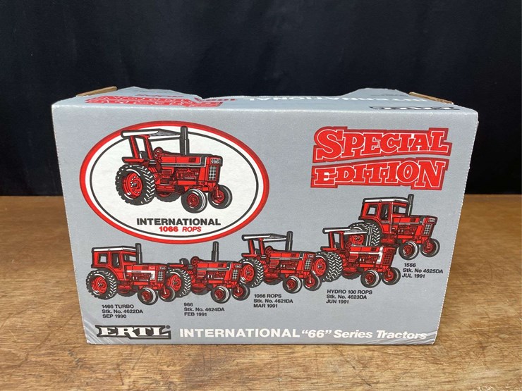 1/16-ih-1066-special-edition-nib-ertl-image-6