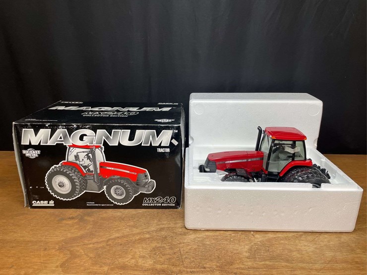 1/16-case-ih-magnum-mx240-collector-nib-ertl-image-1
