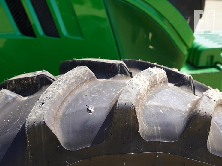 2013-john-deere-6125m-image-10