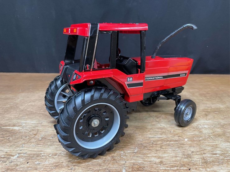 1/16-ih-5088-1981-special-edition-nib-ertl-image-8